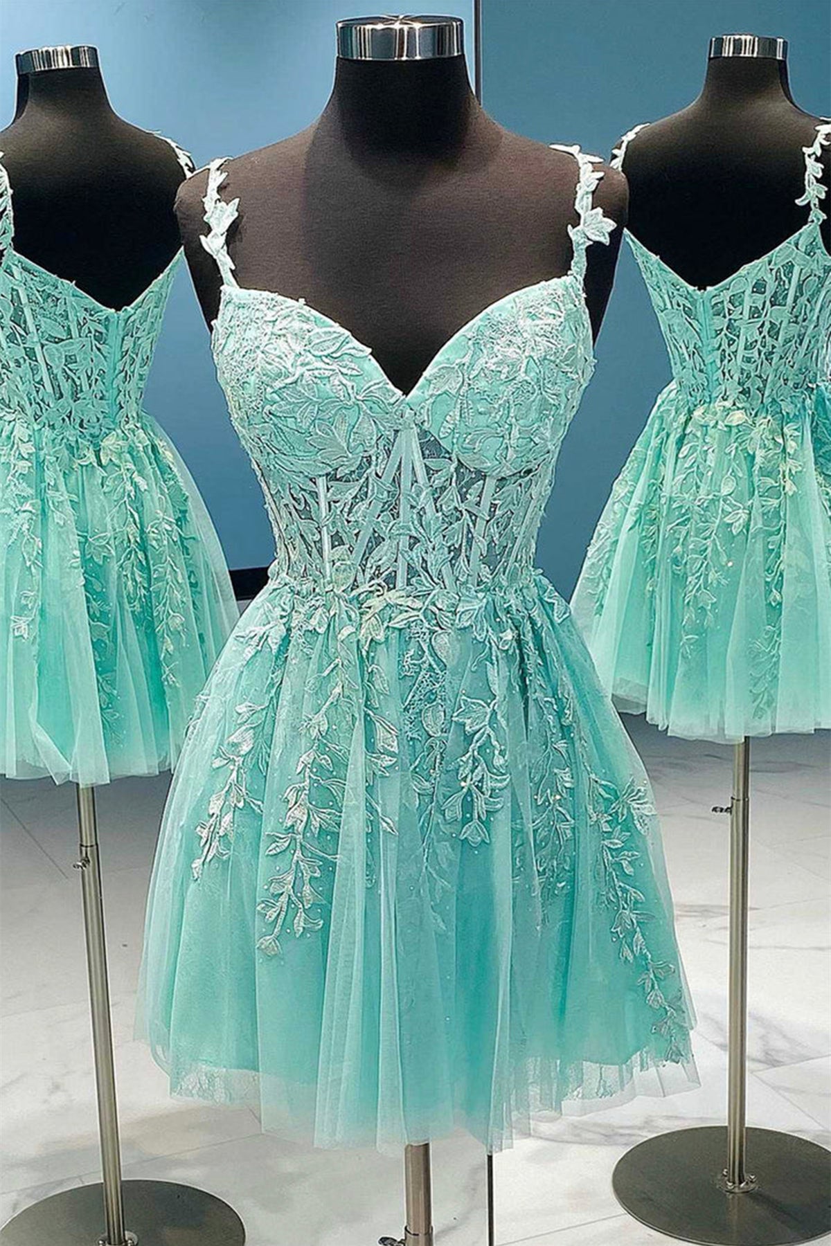 Unthony - V Neck Mint Green Lace Short Prom Dress