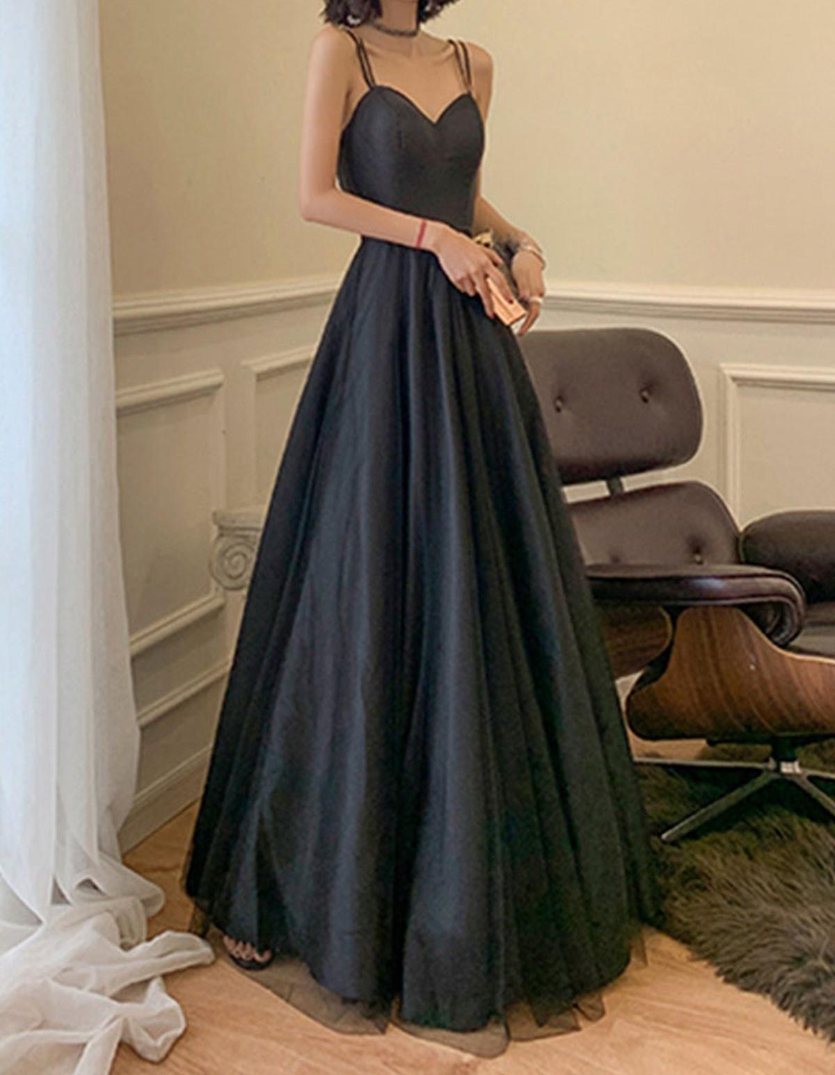 Unthony - A Line Open Back Black Long Prom Dress