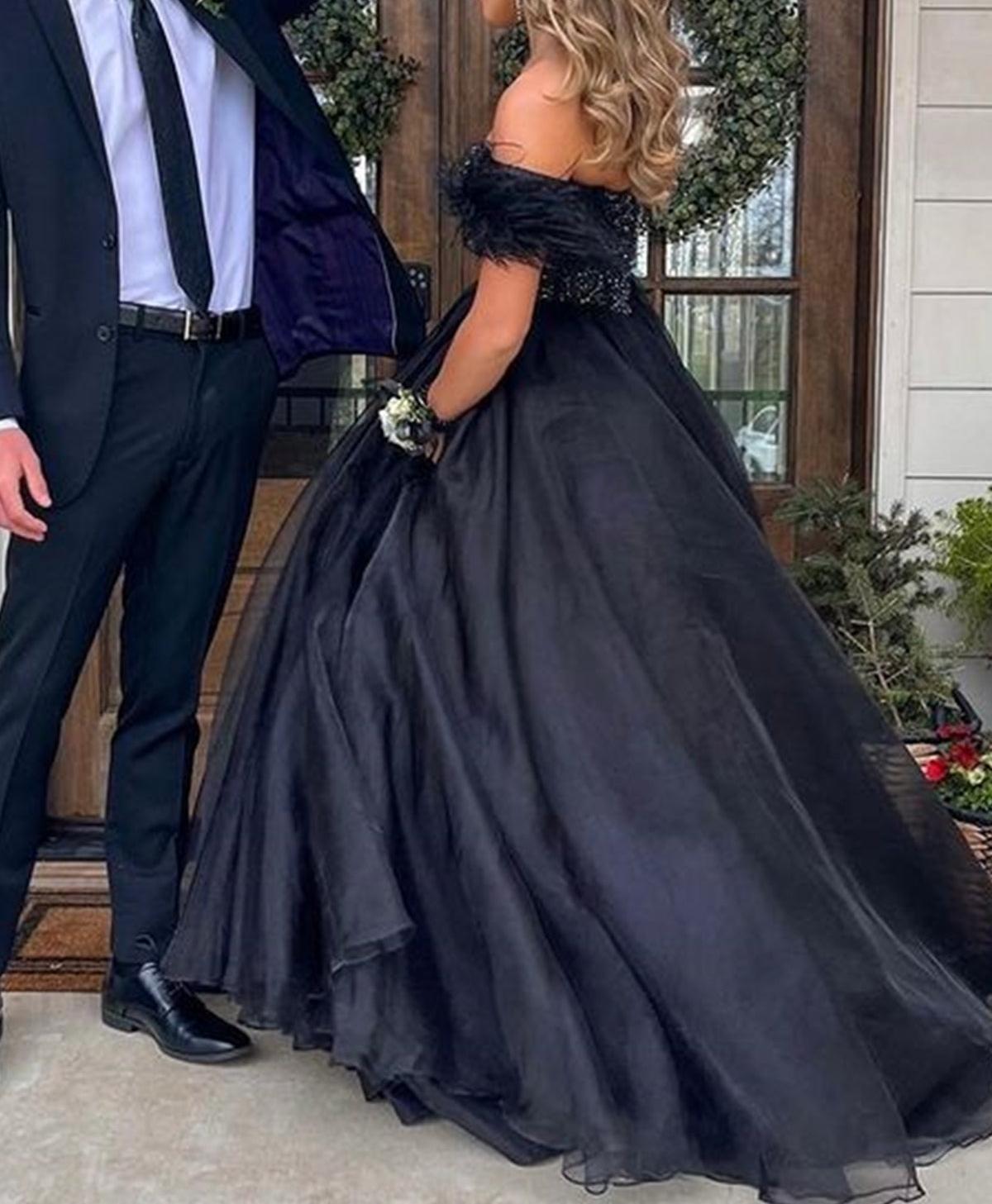 Unthony - Off the Shoulder Beaded Black Long Prom Dress