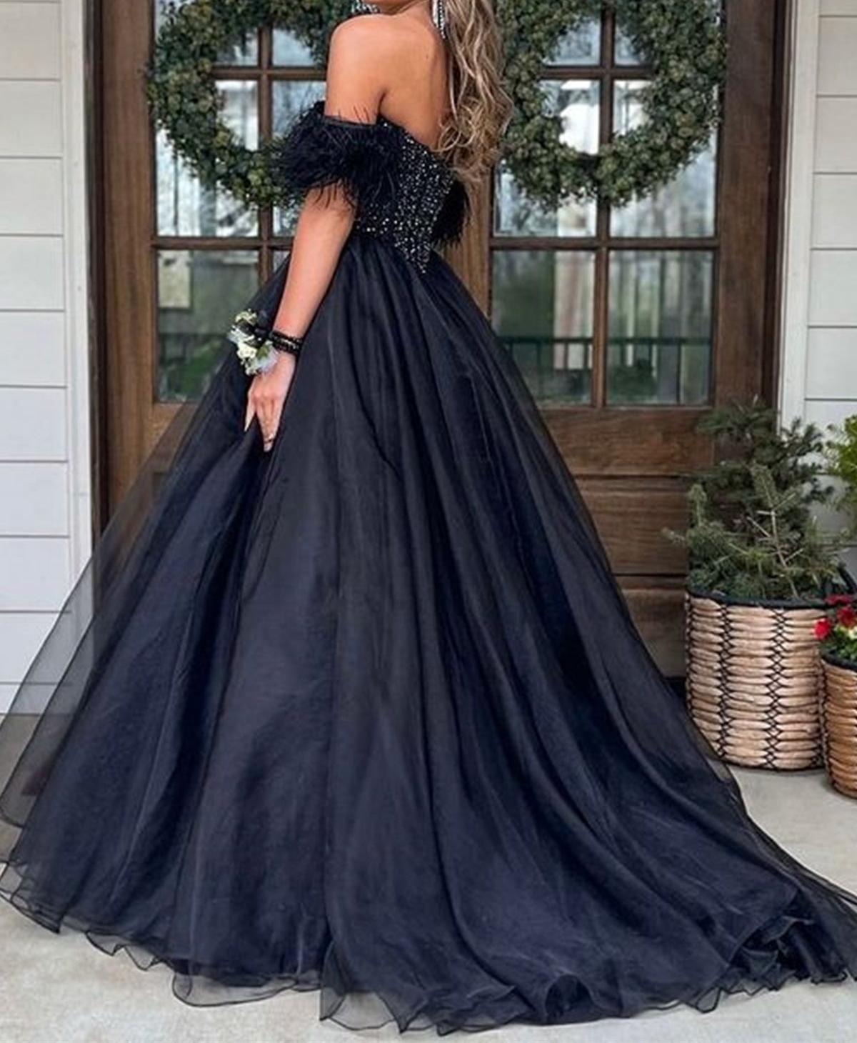 Unthony - Off the Shoulder Beaded Black Long Prom Dress