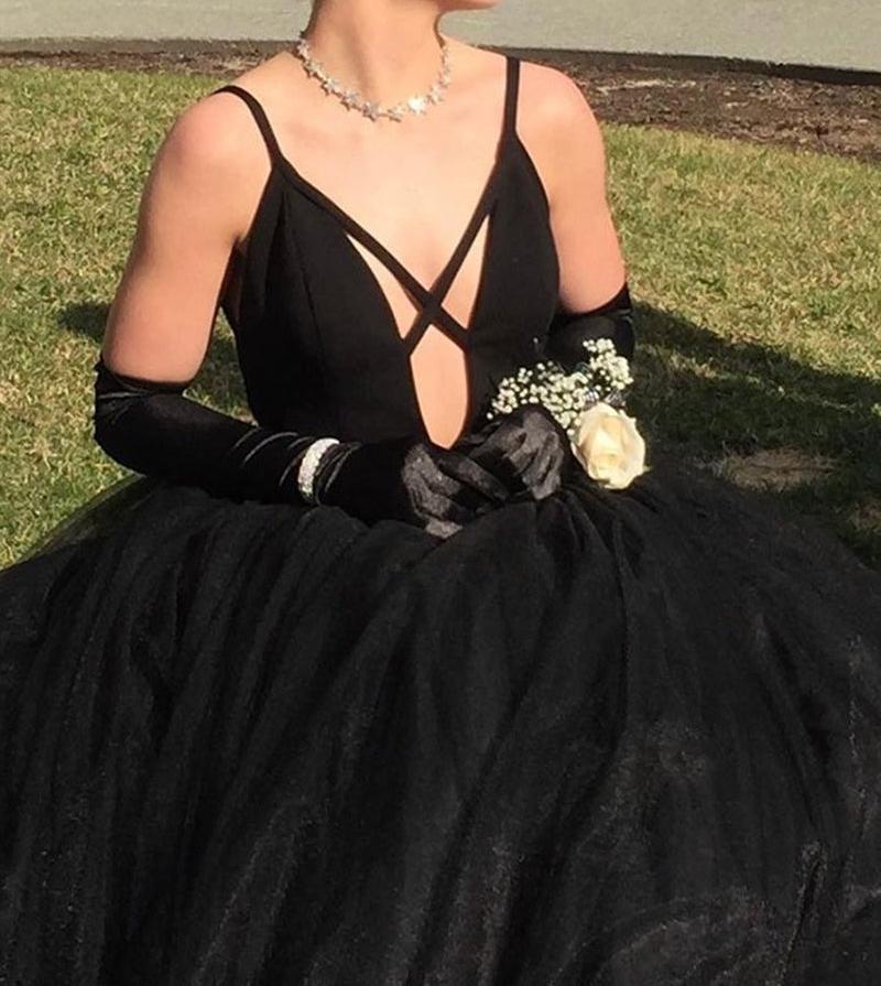Unthony - Deep V Neck Black Long Prom Dress