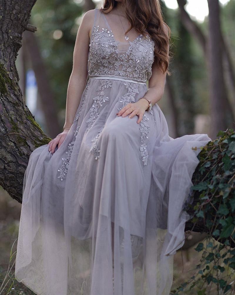 Unthony - Charming Light Gray Lace V Neck Long Prom Dress