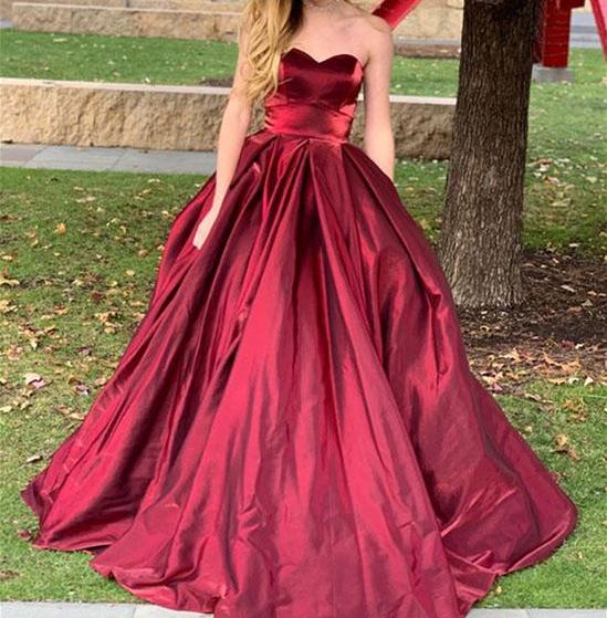 Unthony - Sweetheart Neck Backless Burgundy Satin Long Prom Dress