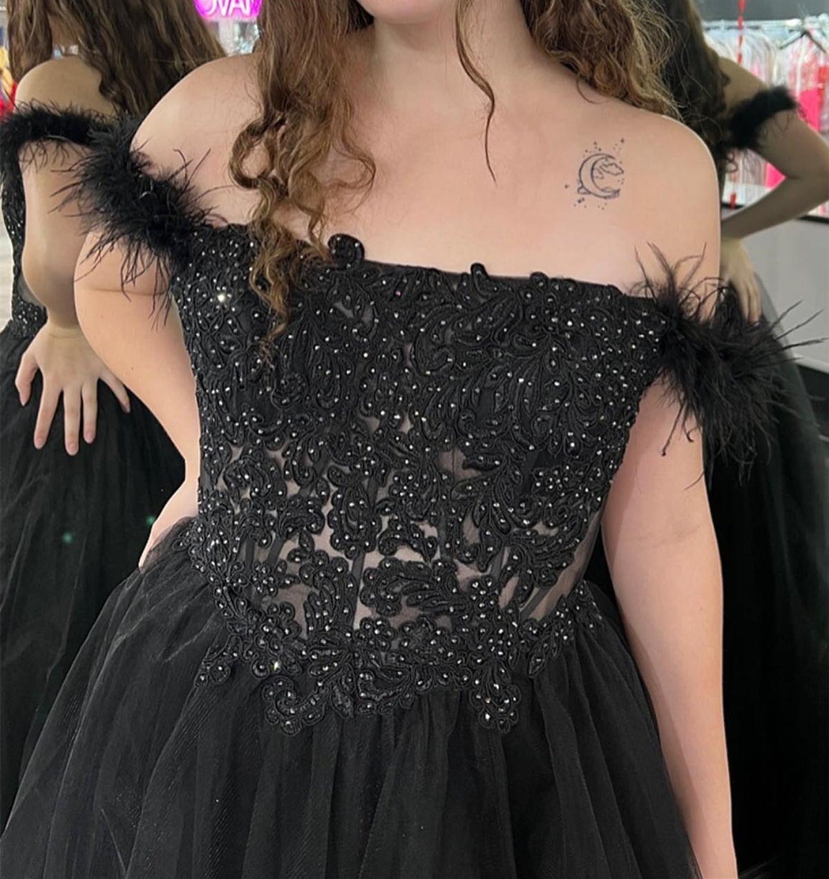 Unthony - Off Shoulder Black Lace Beaded Long Prom Dress with High Slit