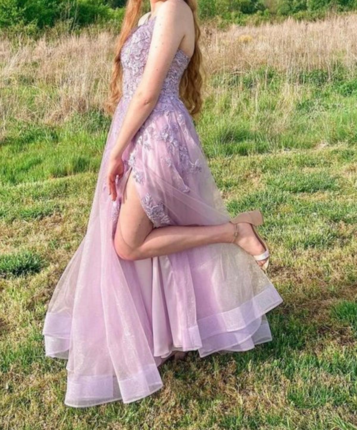 Unthony - Open Back Lilac Lace Long Prom Dress