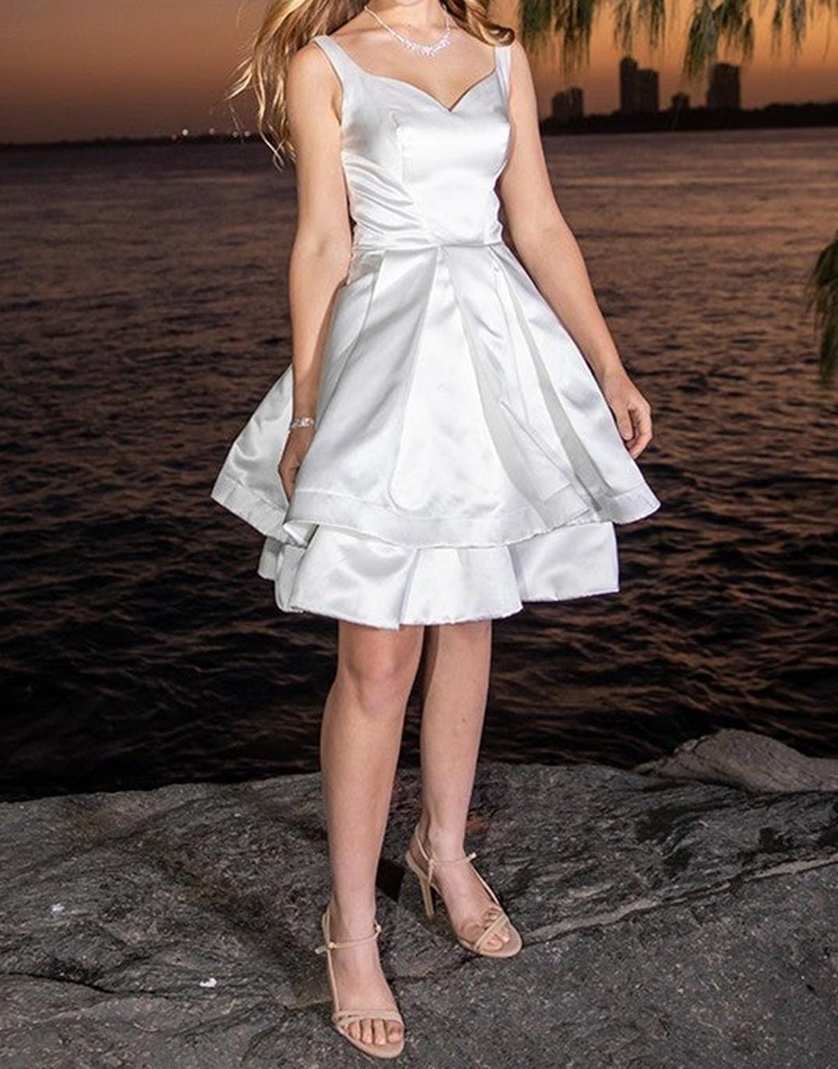 Unthony - Princess V Neck Layered White Prom Dress