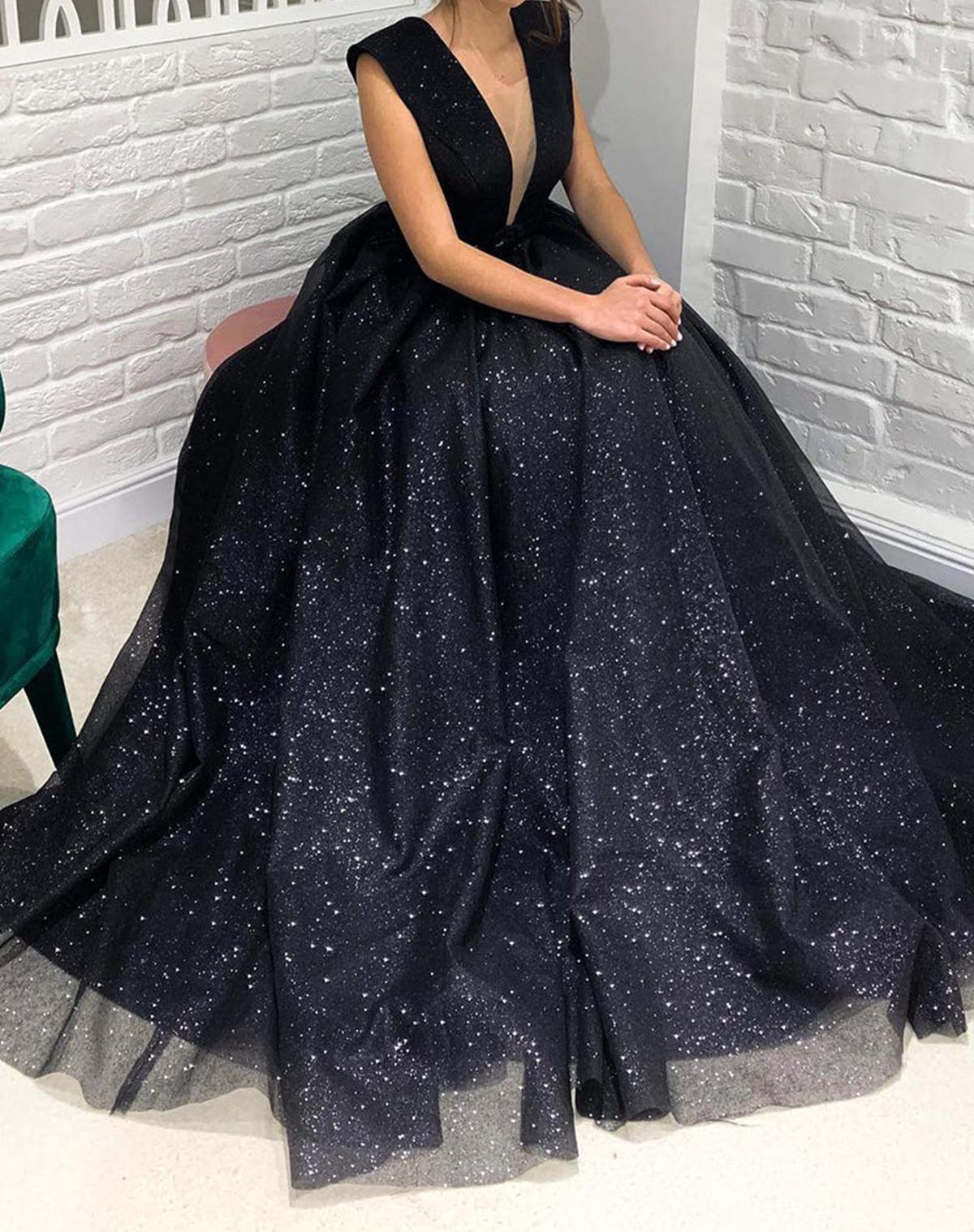 Unthony - Deep V Neck Open Back Black Long Prom Dress