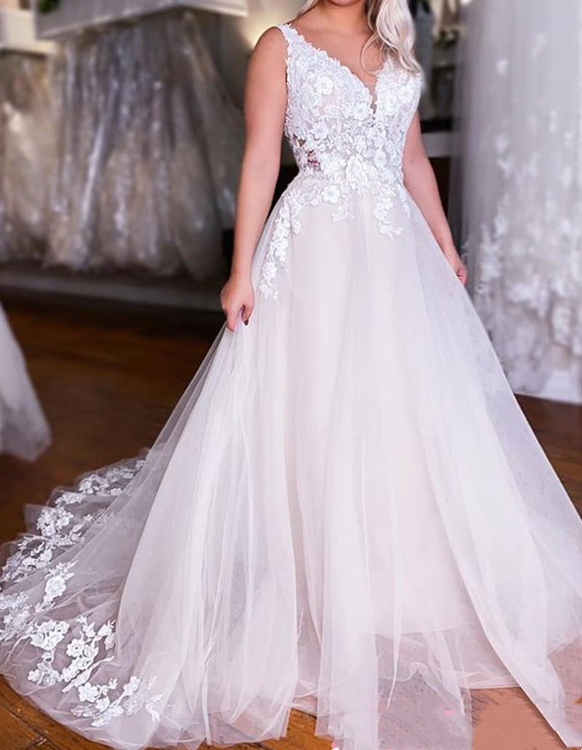 Unthony - V Neck Open Back White Lace Appliques Long Prom Dress