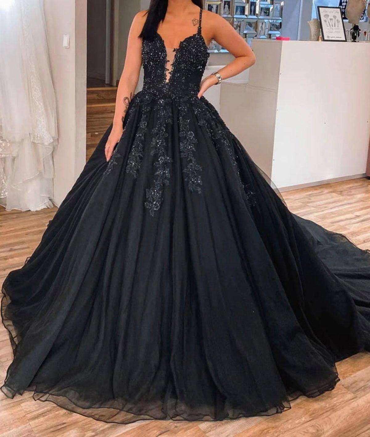 Unthony - Gorgeous V Neck Beaded Black Lace Long Prom Dress
