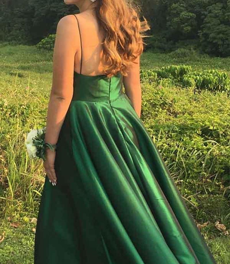 Unthony - Simple V Neck Backless Emerald Green Satin Long Prom Dress
