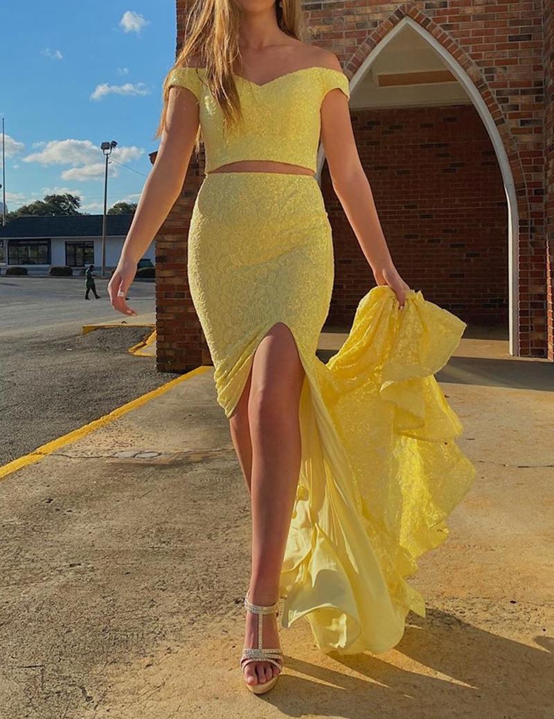 Unthony - Off Shoulder Two Pieces Mermaid Lace Long Yellow Prom Dresses