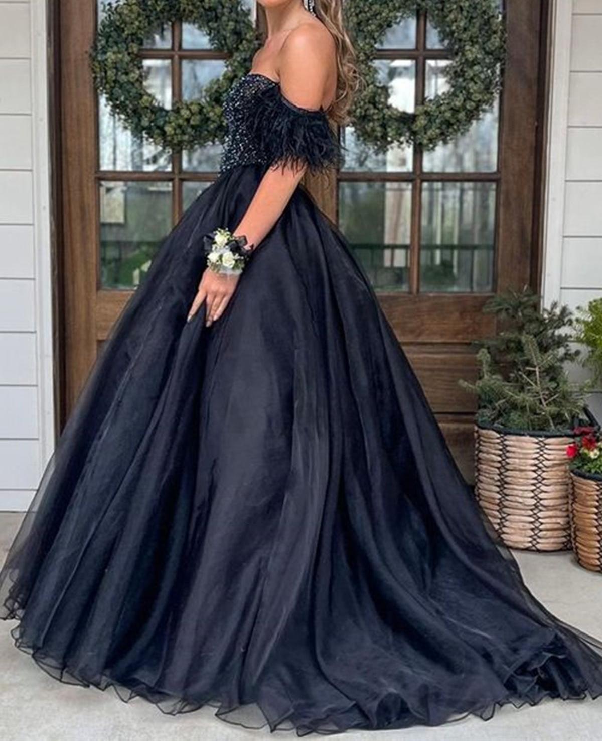 Unthony - Off the Shoulder Beaded Black Long Prom Dress
