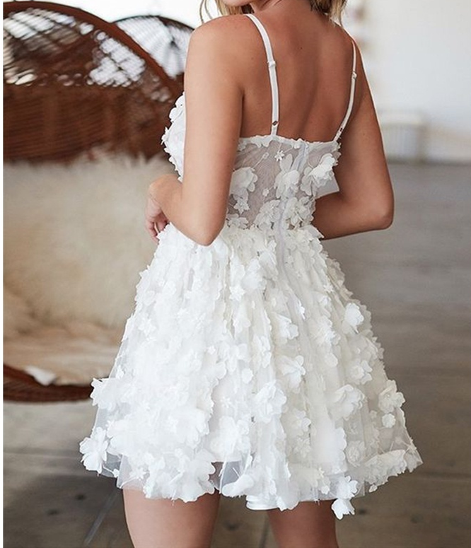 Unthony - A Line V Neck Spaghetti Straps Lace Appliques White Homecoming Dresses