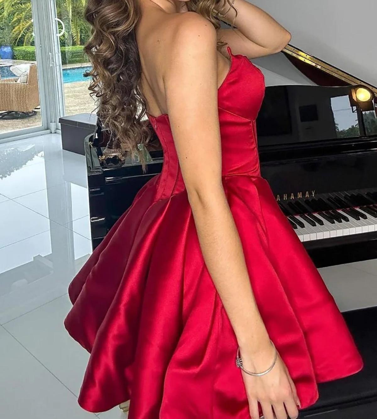 Unthony - Princess Strapless Red Short Prom Dress