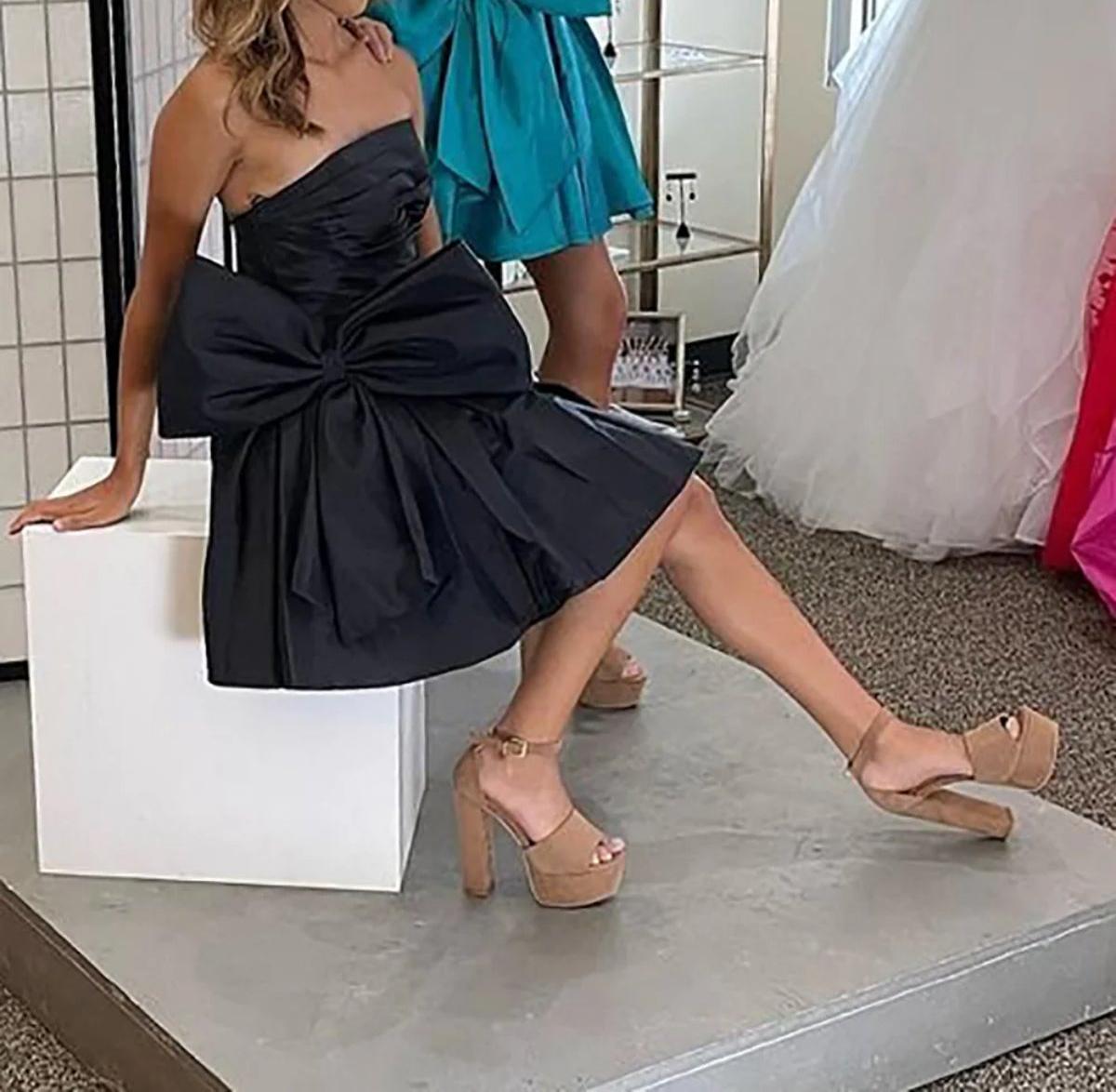 Unthony - Cute Strapless Black/Red Short Prom Dress