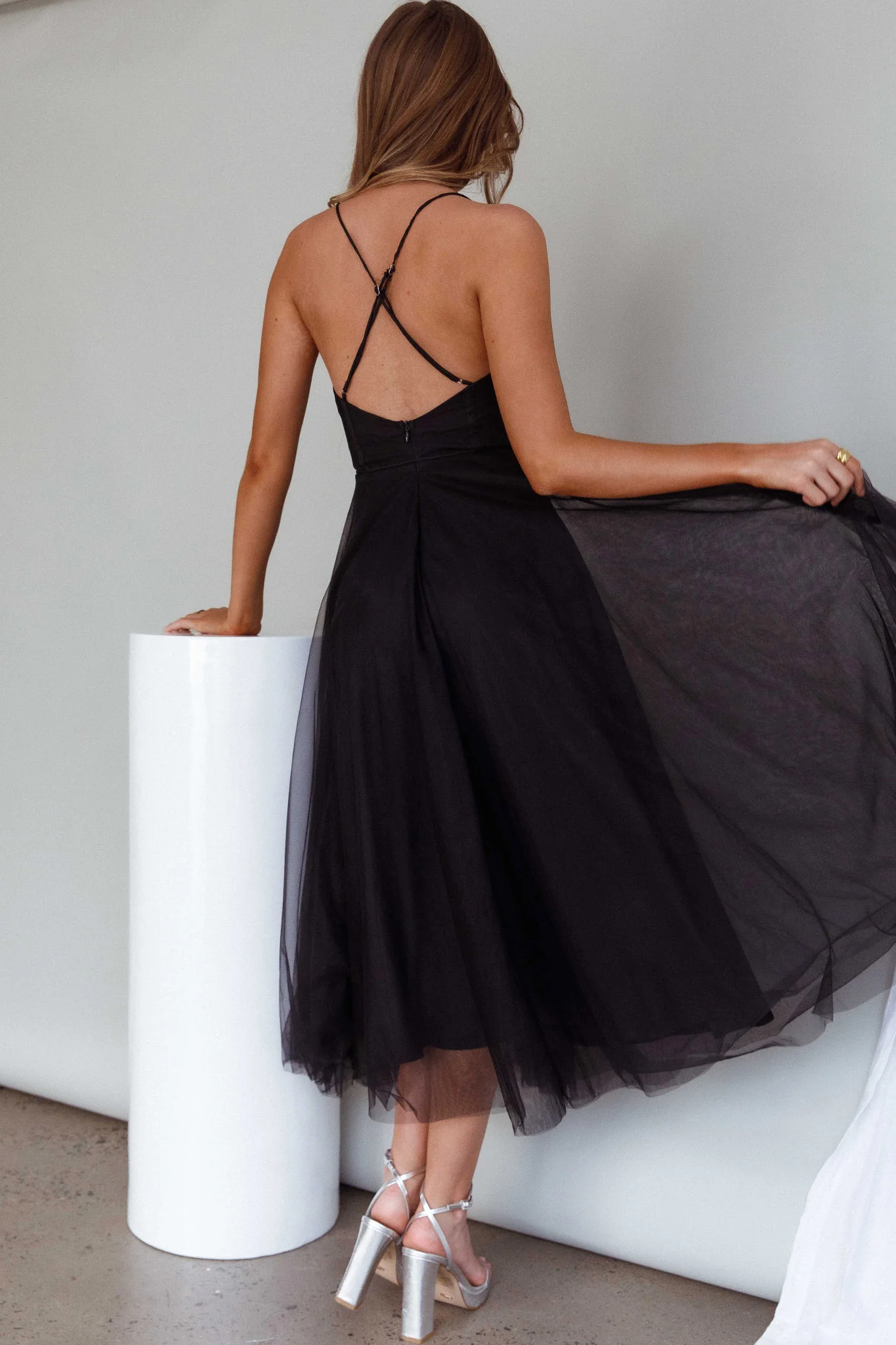 Smitten Sweetheart Neckline Chiffon Midi Dress Black