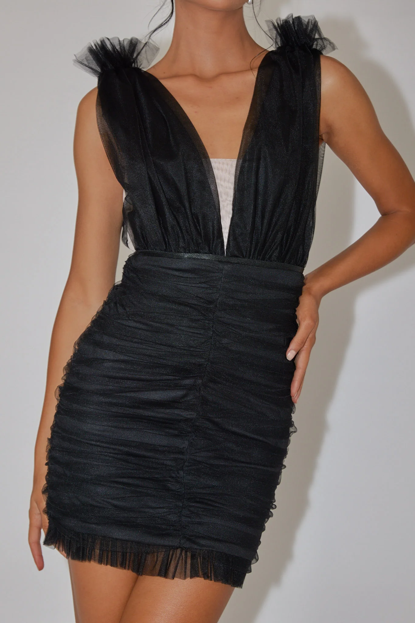 Gwedith Twist Bust Midi Dress Black