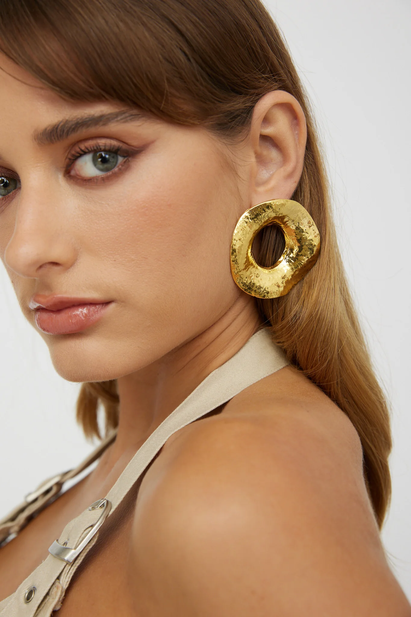 Dahlia Large Round Earrings Gold