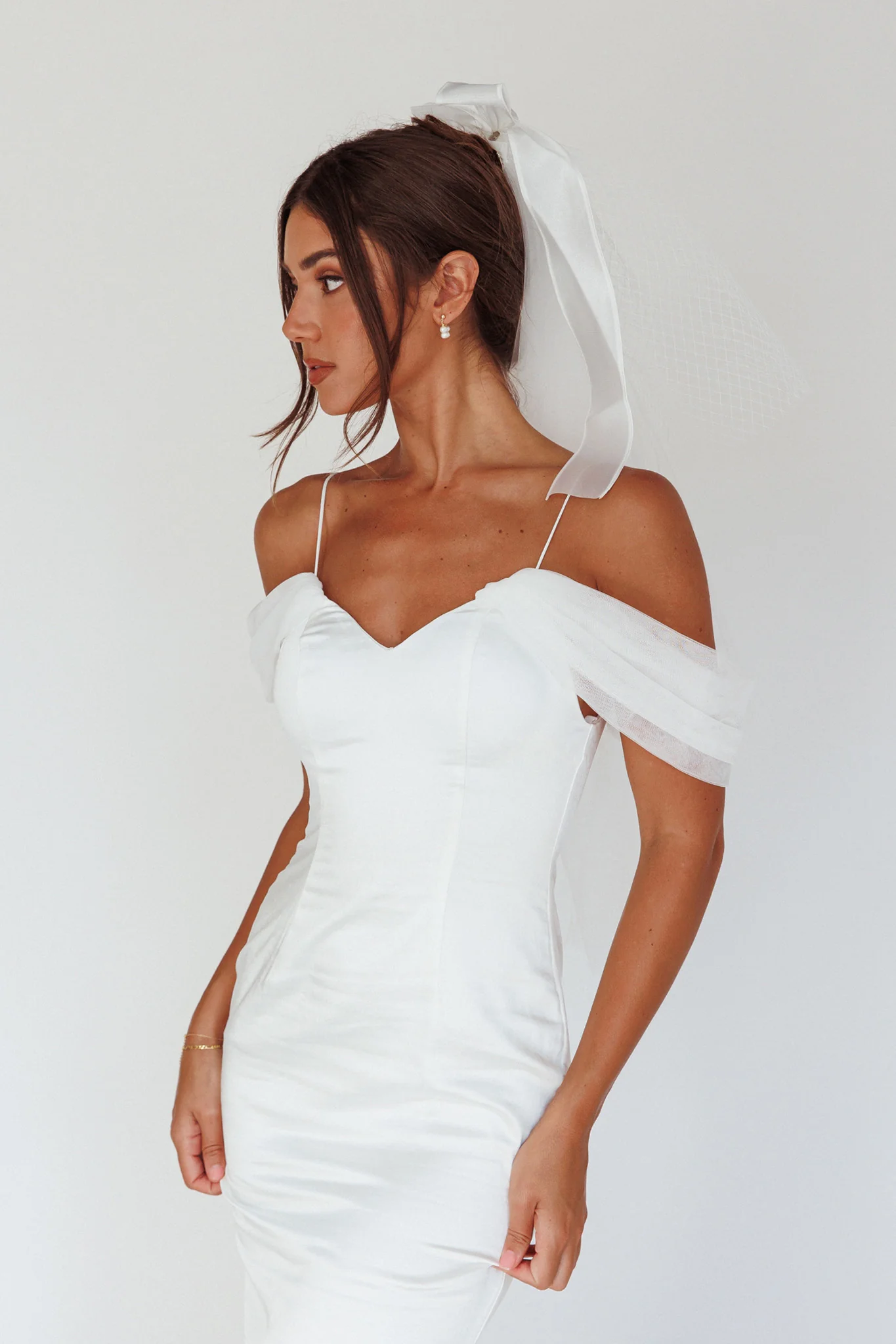 Evelyn Bow & Fishnet Bridal Veil White
