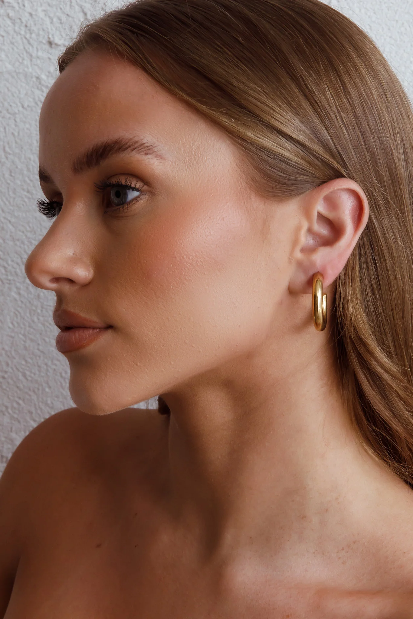 Zayda Open Hoop Earrings Gold