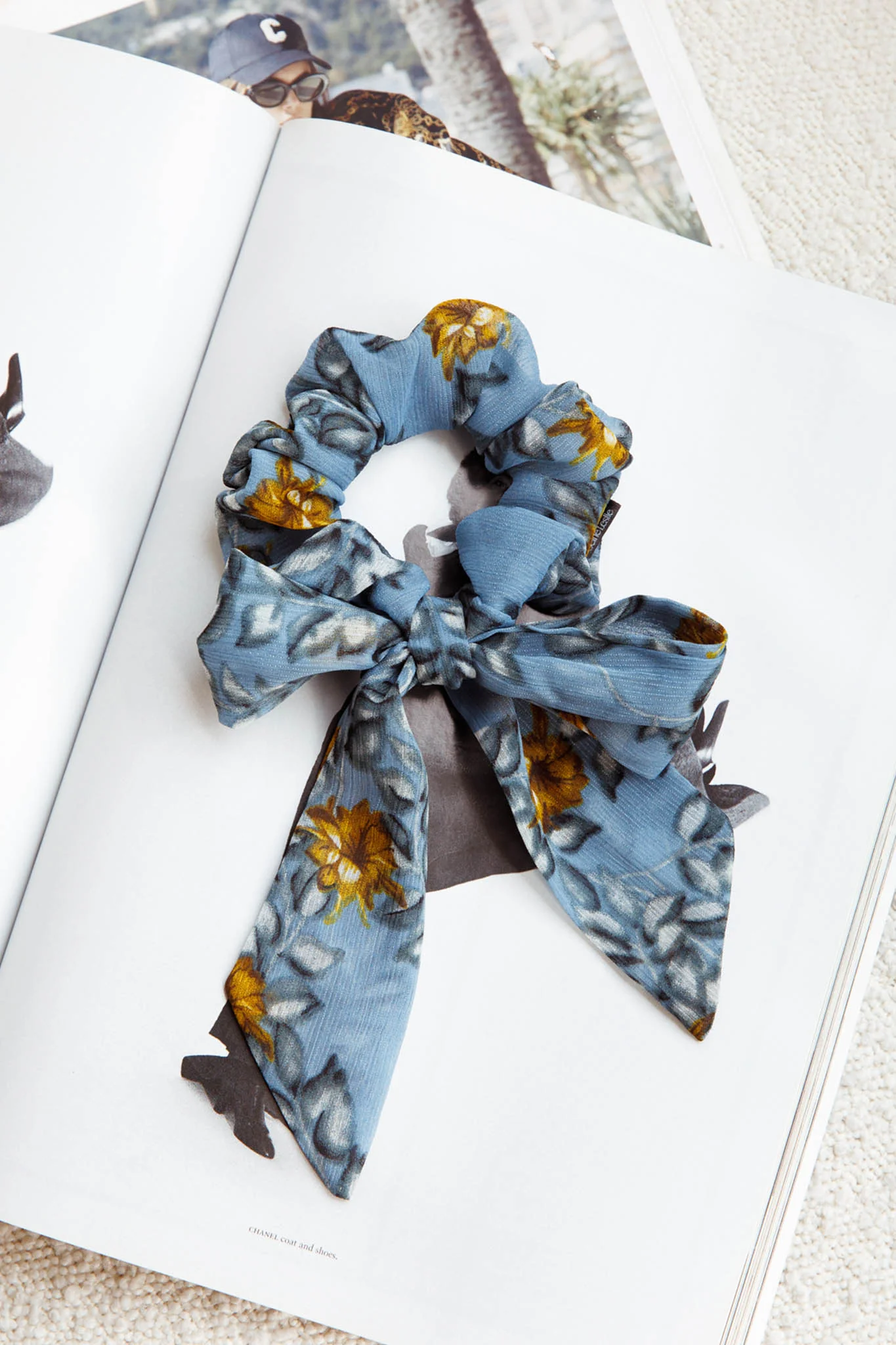 Bow Scrunchie Flower Blue