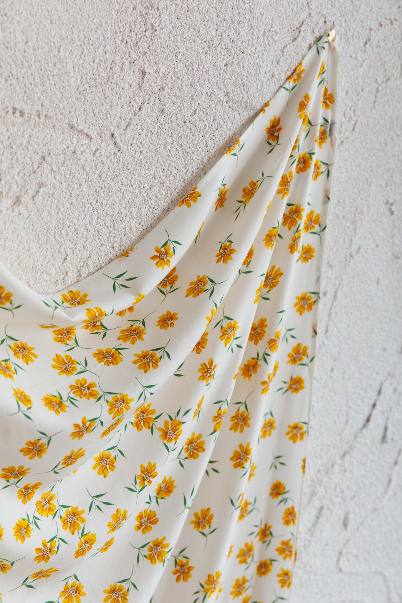 Sundaze Square Scarf Flowers White