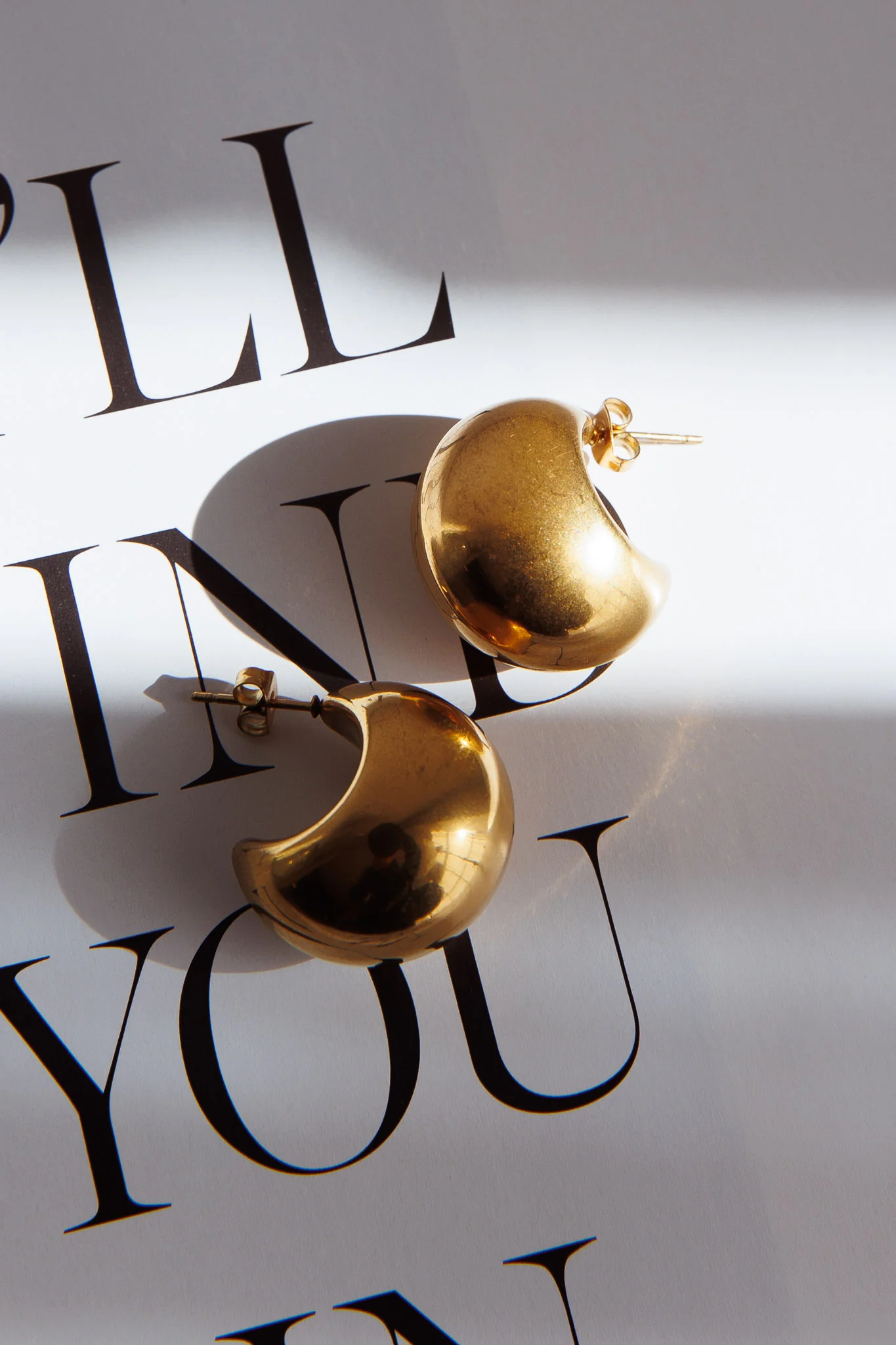 Arabia Dome Hoop Earrings Gold