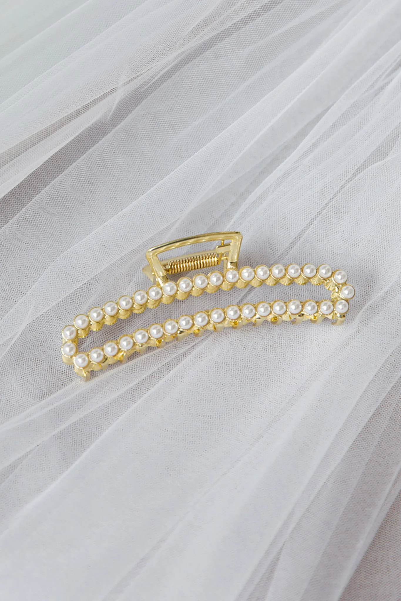 Ellie Pearl Square Claw Gold