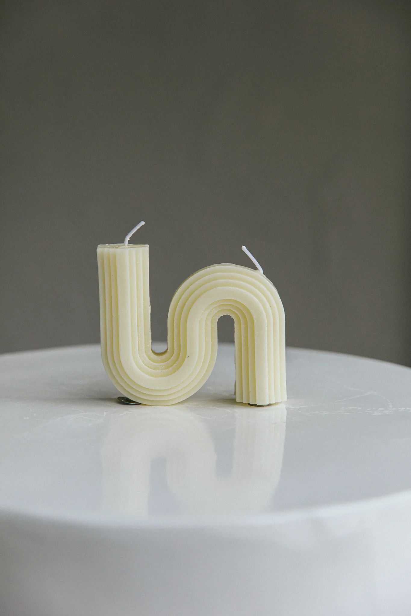 Golden Days S-Shape Geometric Aromatherapy Candle Yellow