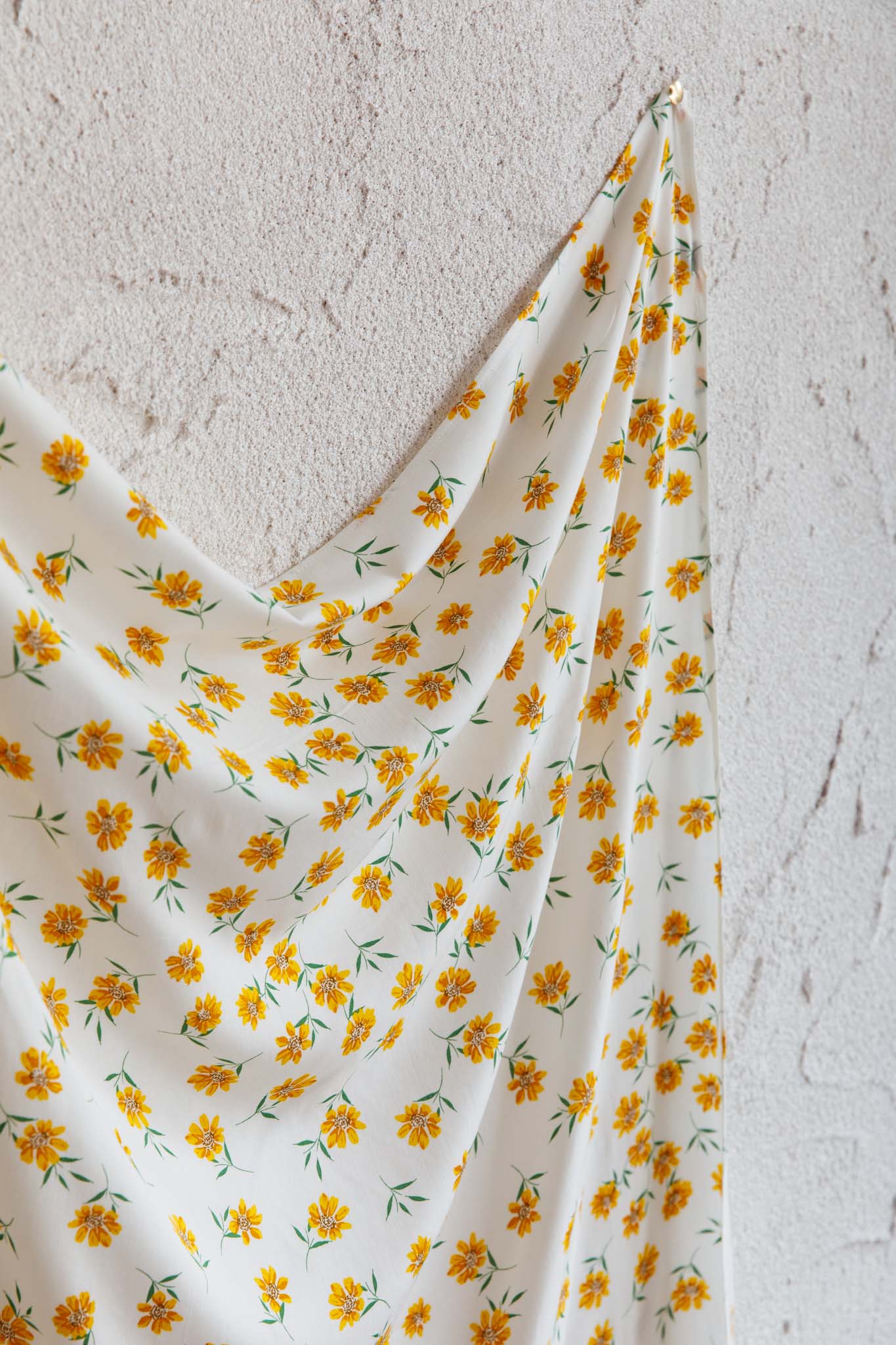 Sundaze Square Scarf Flowers White