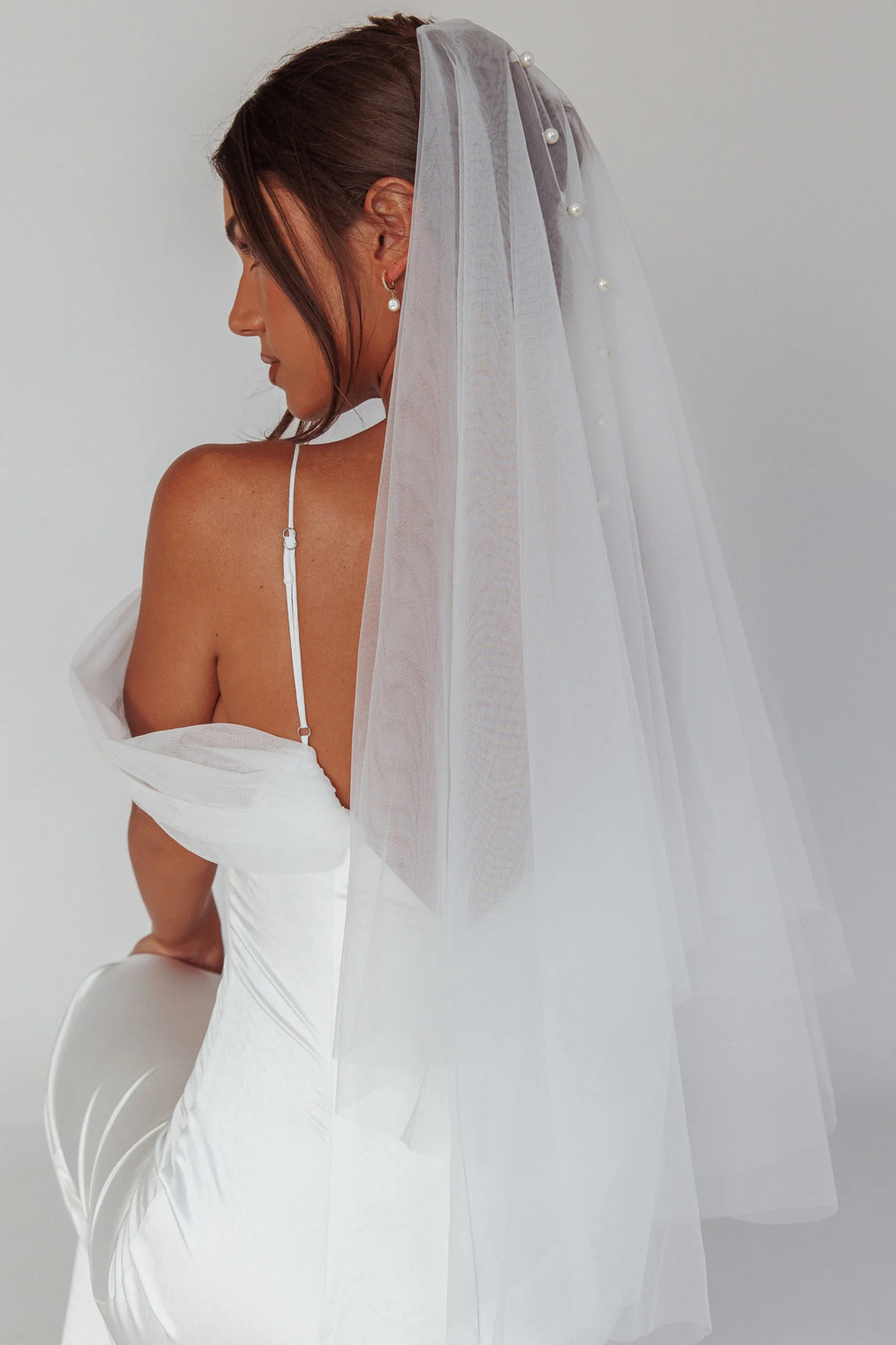 Marina Pearl Accent Veil White