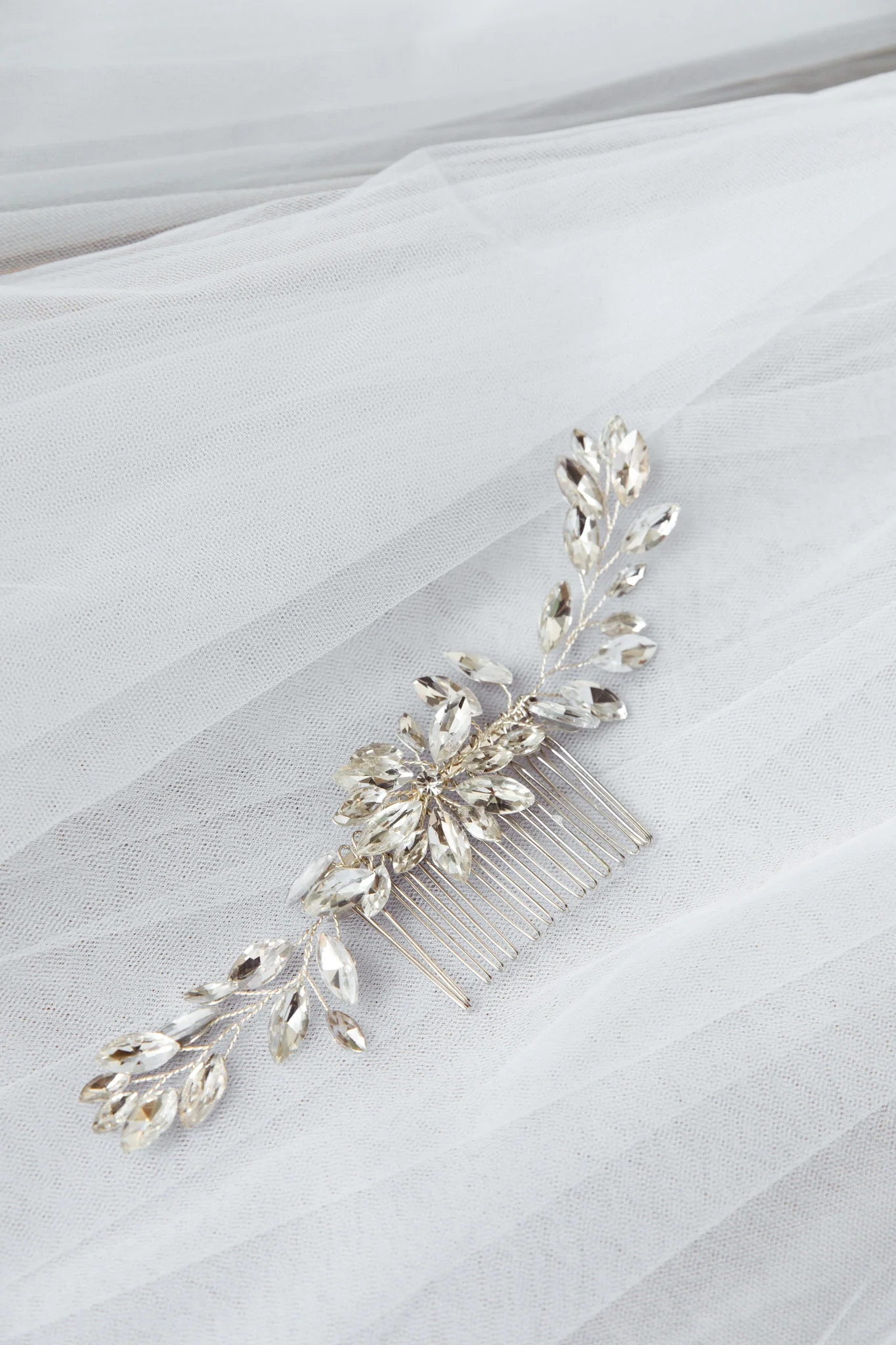 Flower & Crystal Hair Comb