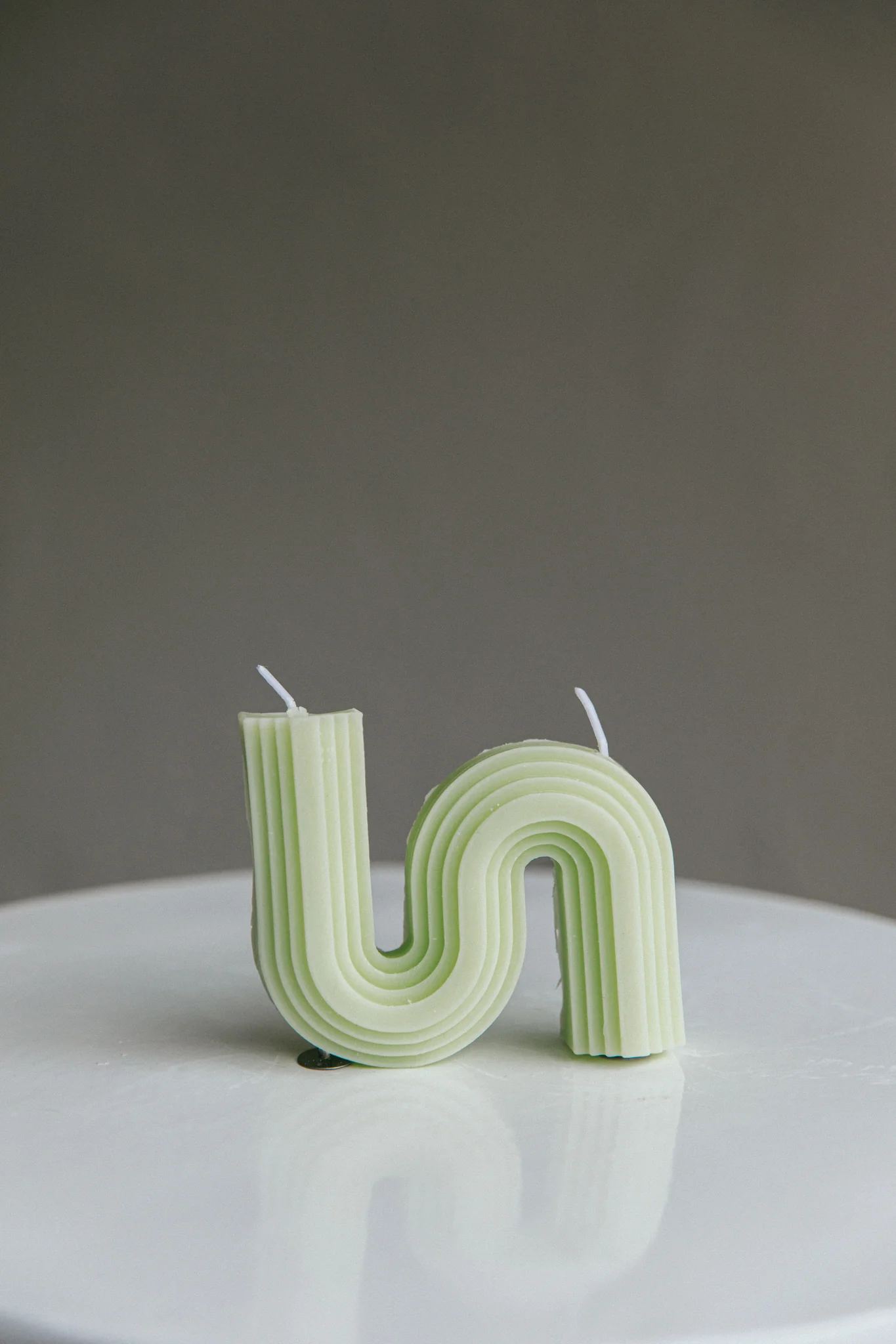 Golden Days S-Shape Geometric Aromatherapy Candle Sage