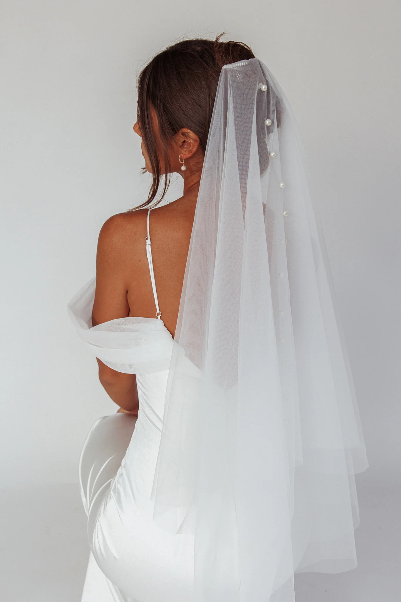 Marina Pearl Accent Veil White