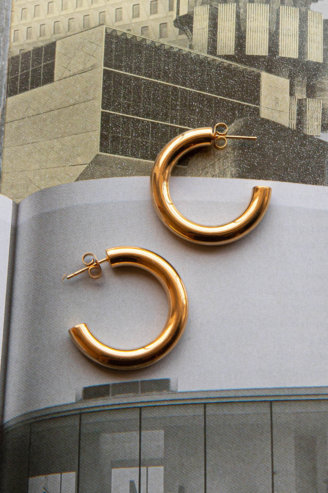 Zayda Open Hoop Earrings Gold