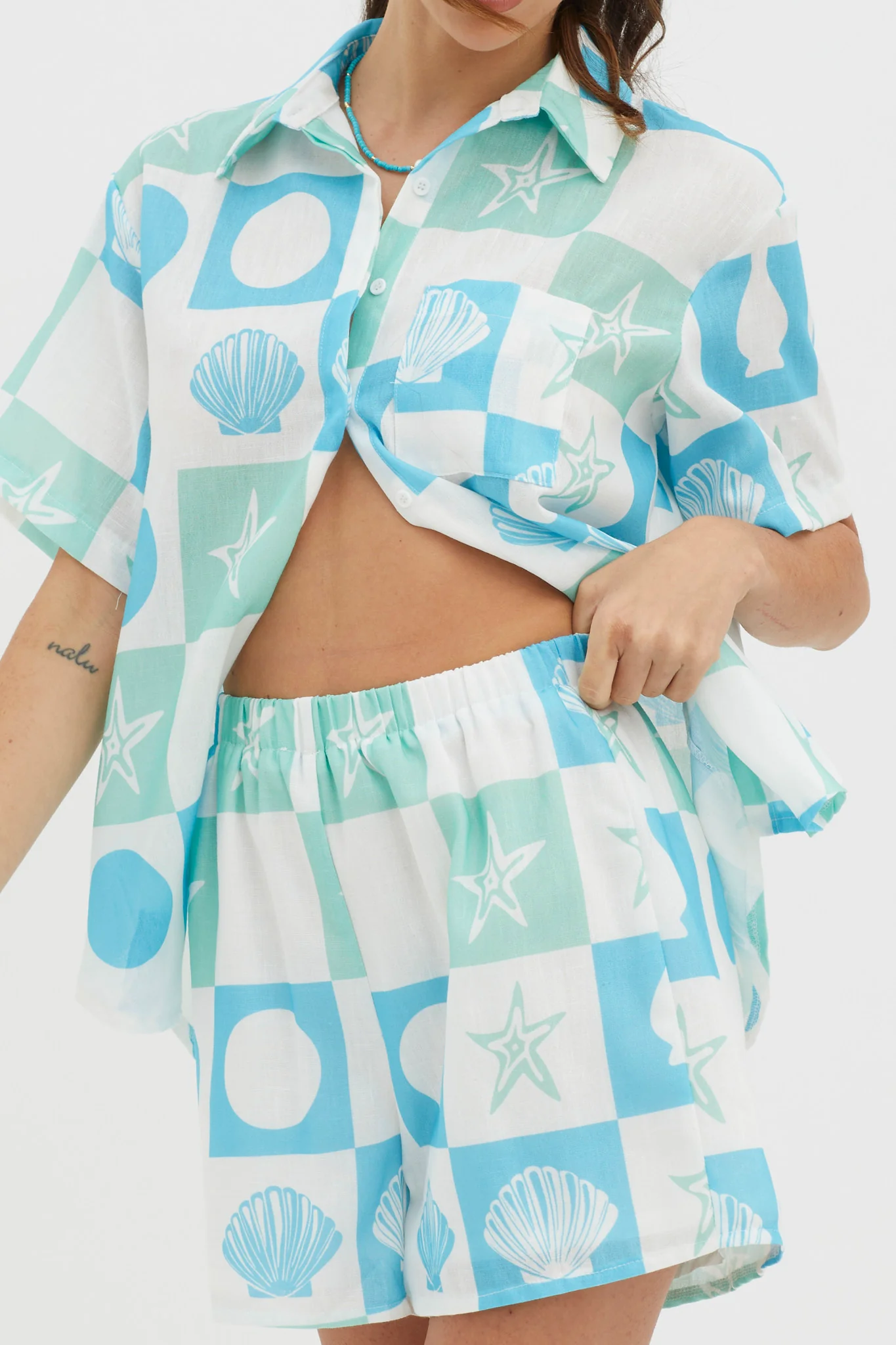 Just A Hunch Shorts Shell Print Green Multi