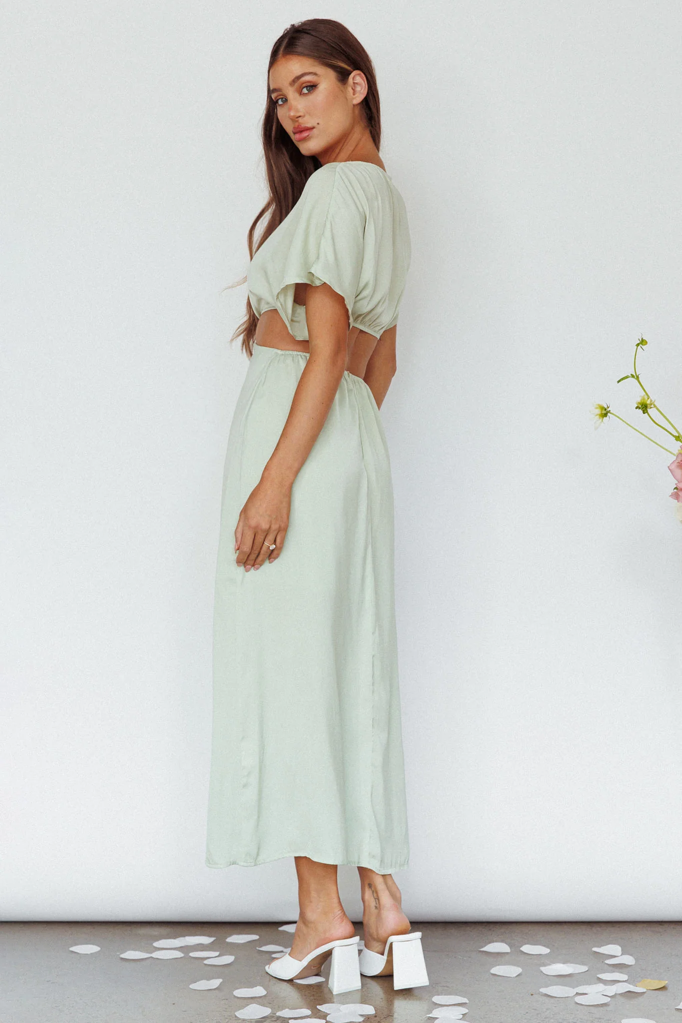 Getaway Cut-Out Waist Midi Dress Pistachio