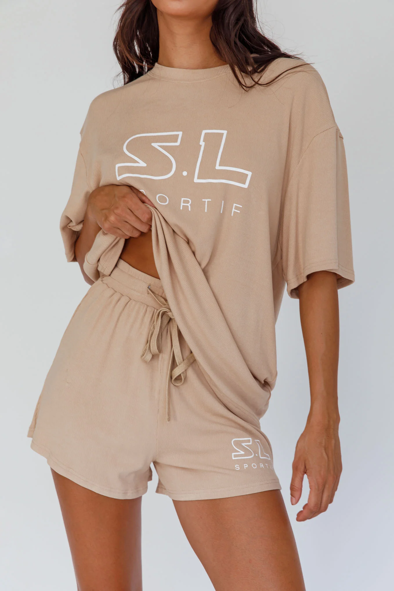 On Track SL Logo Shorts Camel