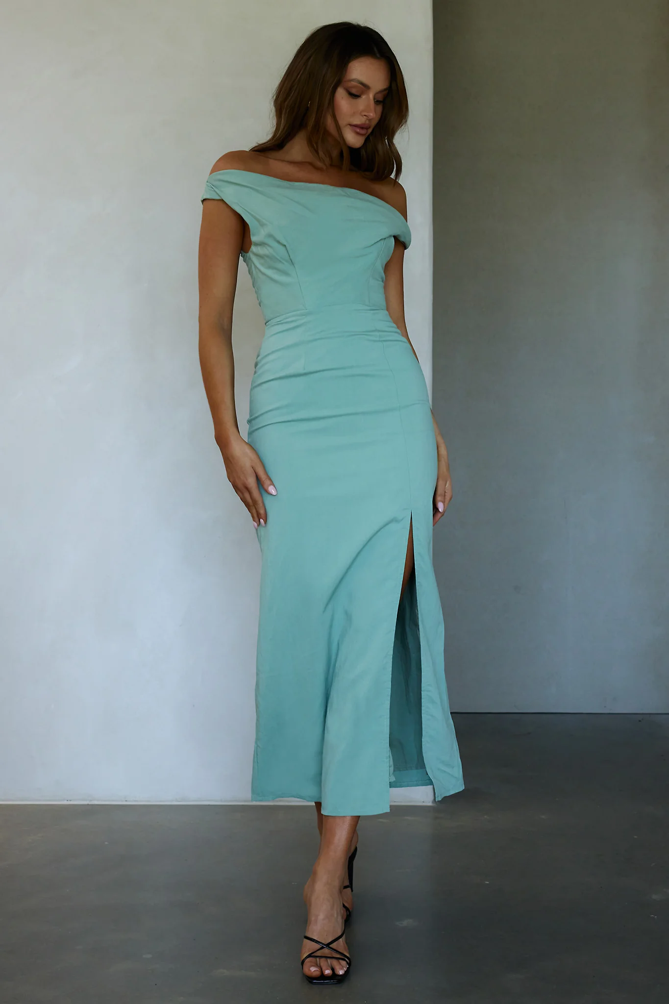 Miriam On-Off Shoulder Midi Dress Pistachio