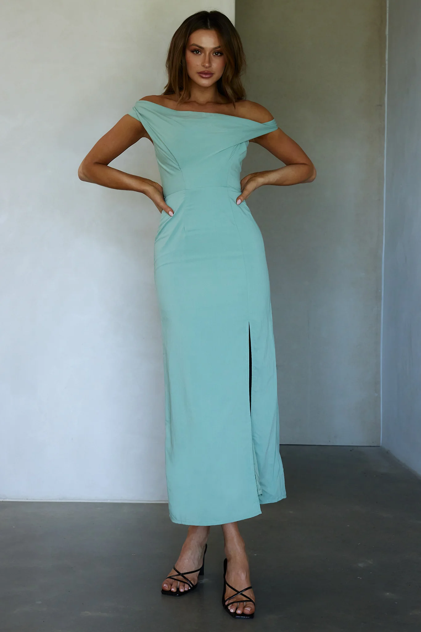 Miriam On-Off Shoulder Midi Dress Pistachio