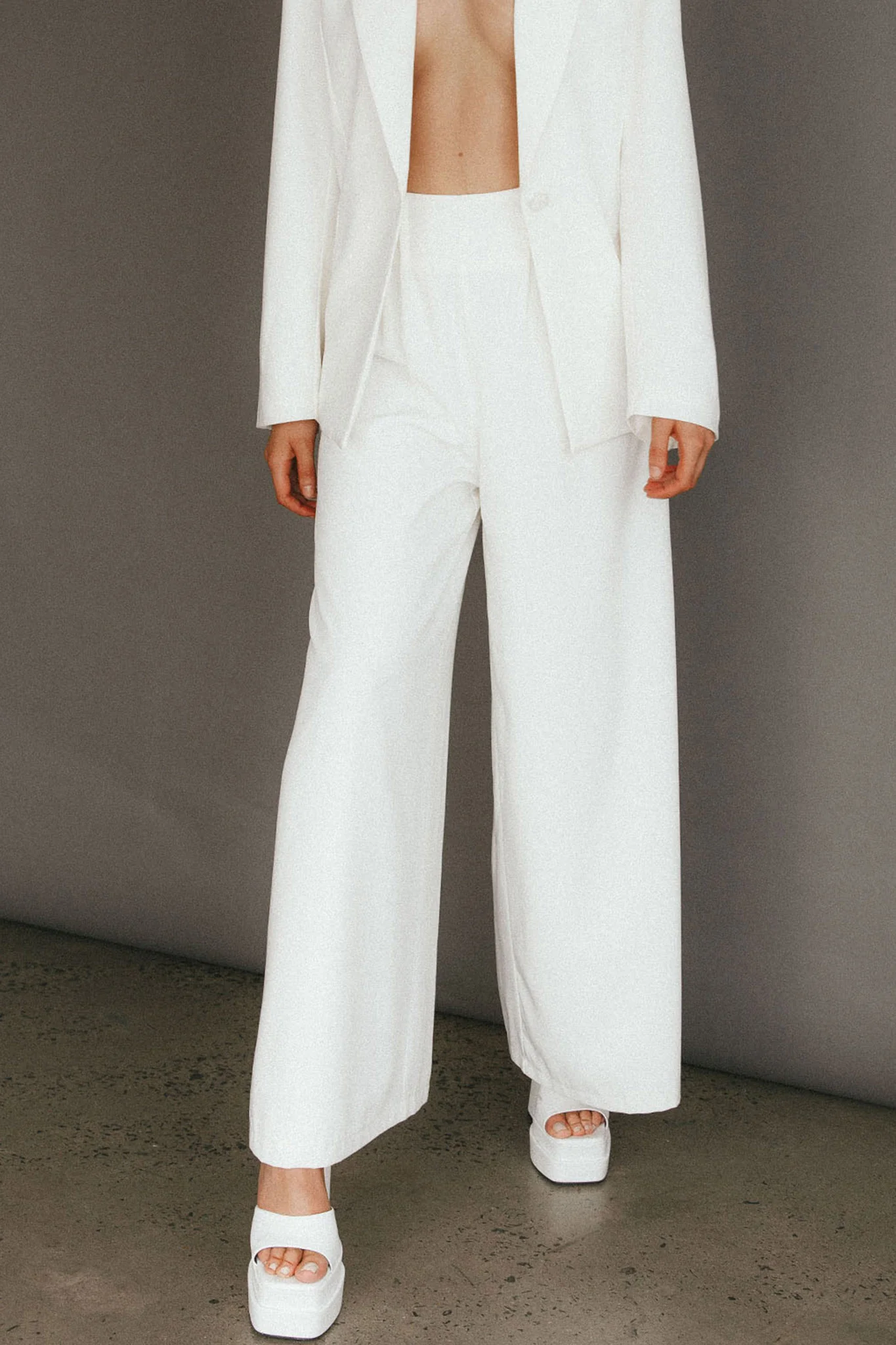 Vous Etes Belle Pleated Waist Pants White