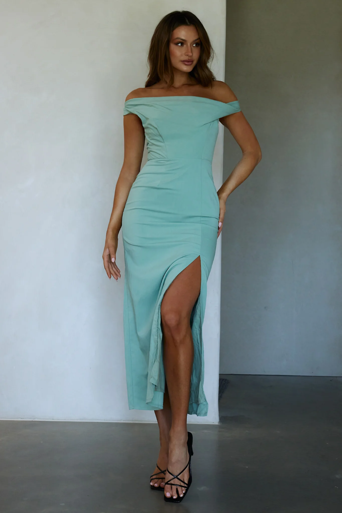 Miriam On-Off Shoulder Midi Dress Pistachio