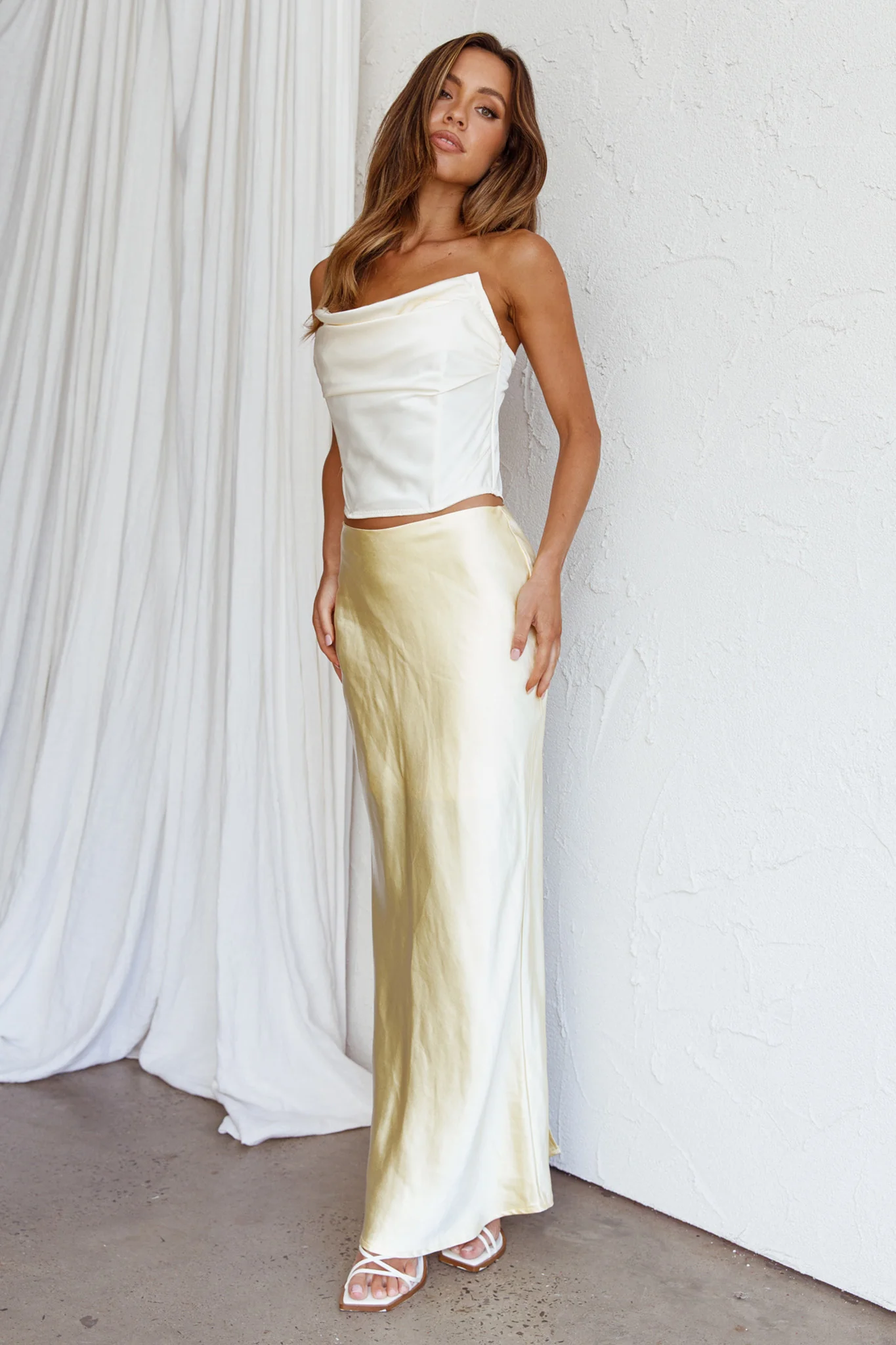 Sun Rose Strapless Crop Top Creme