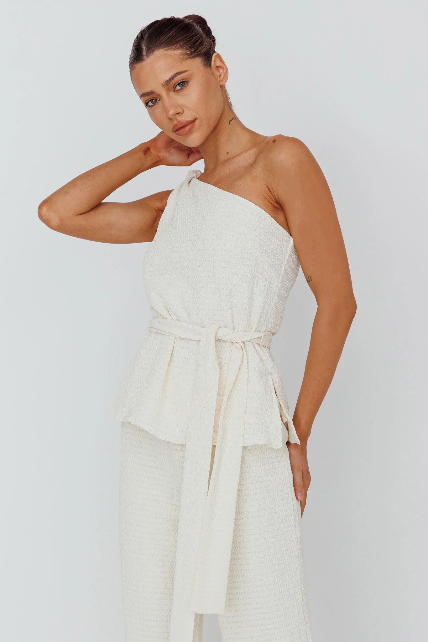 Austin City One-Shoulder Waist Tie Top Cream