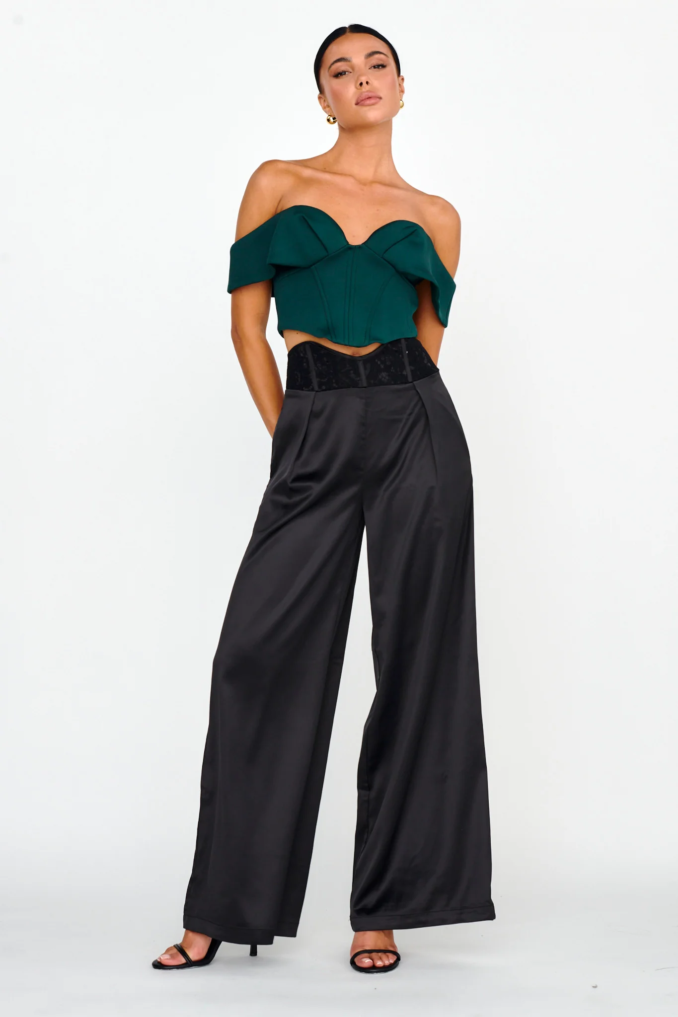 Tenicka Off-Shoulder Crop Top Hunter