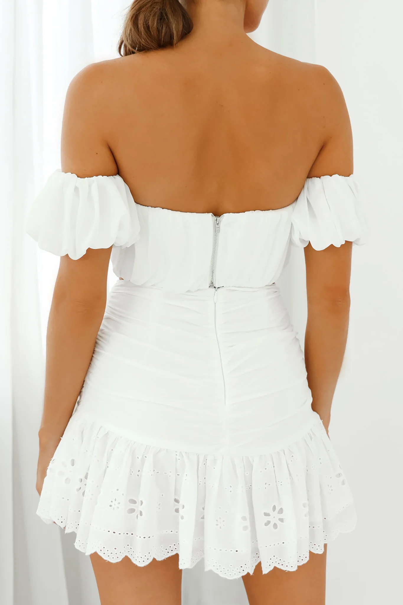 Bisous Sweetheart Neckline Ruched Off-Shoulder Crop Top White