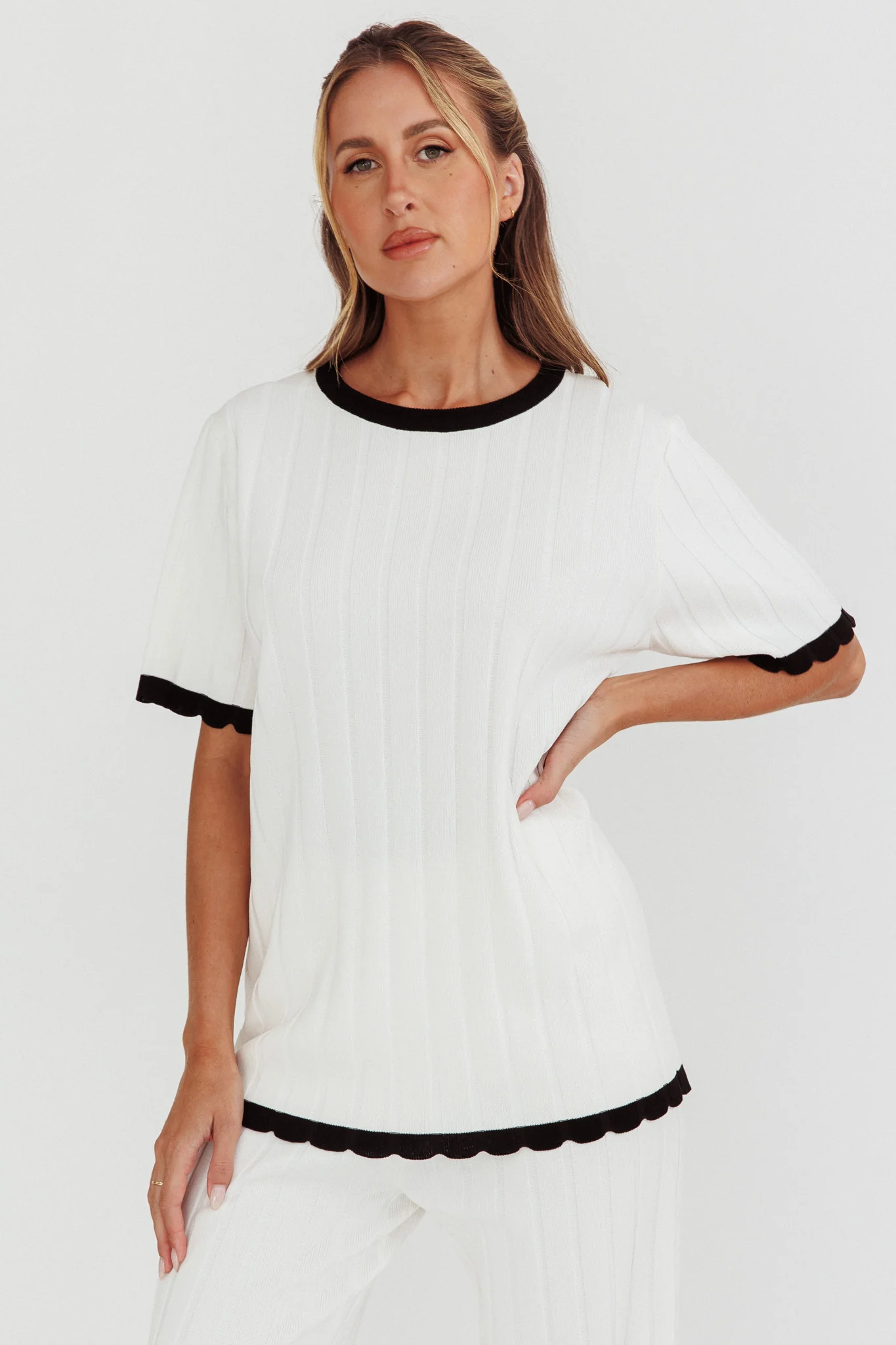 Liloh Contrast Trim Ribbed Knit Top White