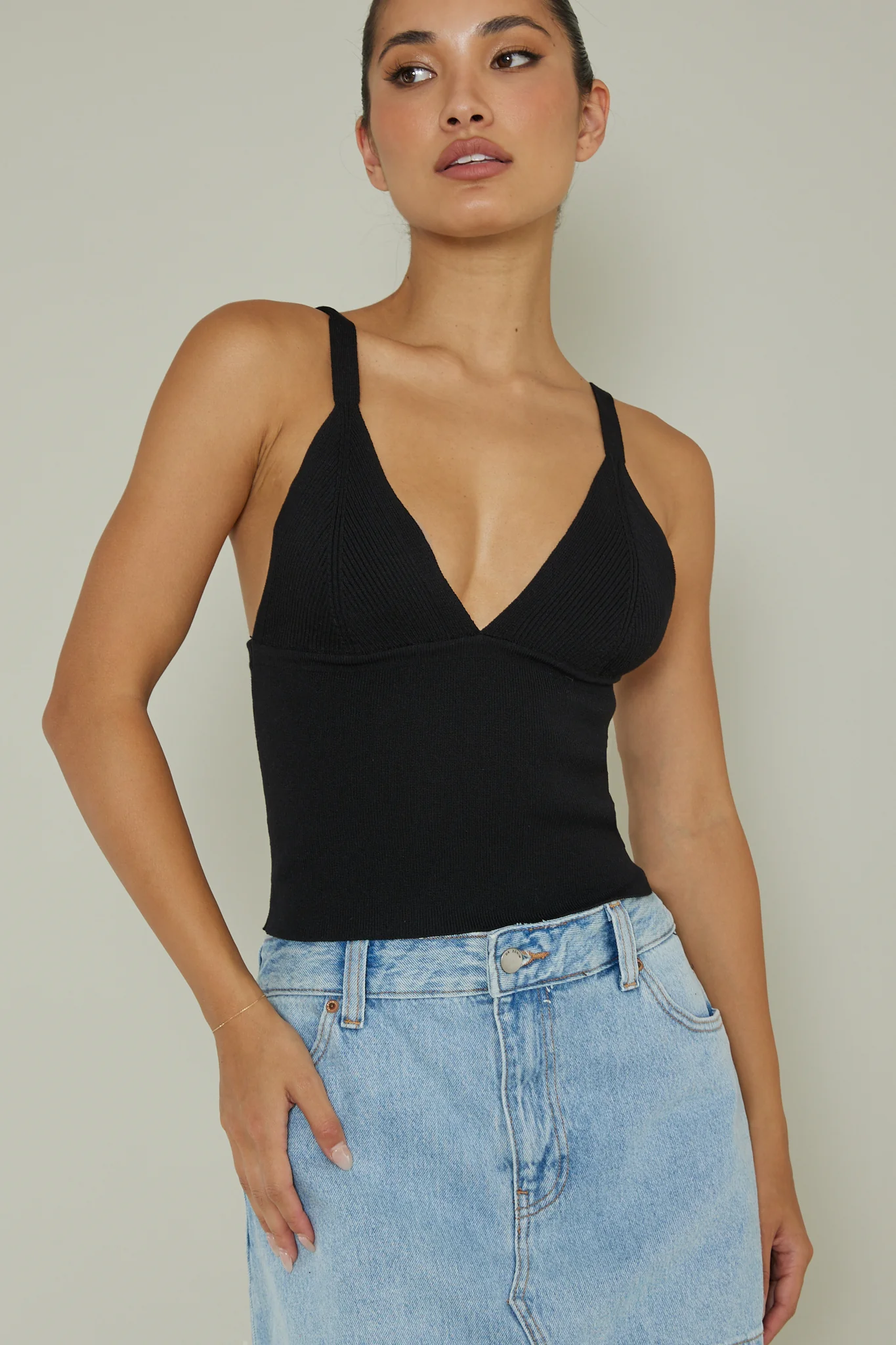City V-Neck Knit Top Black