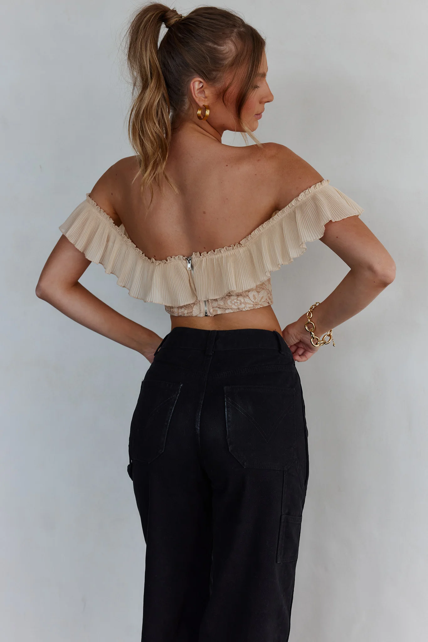 Dreamy On Or OffShoulder Frill Crop Top Nude