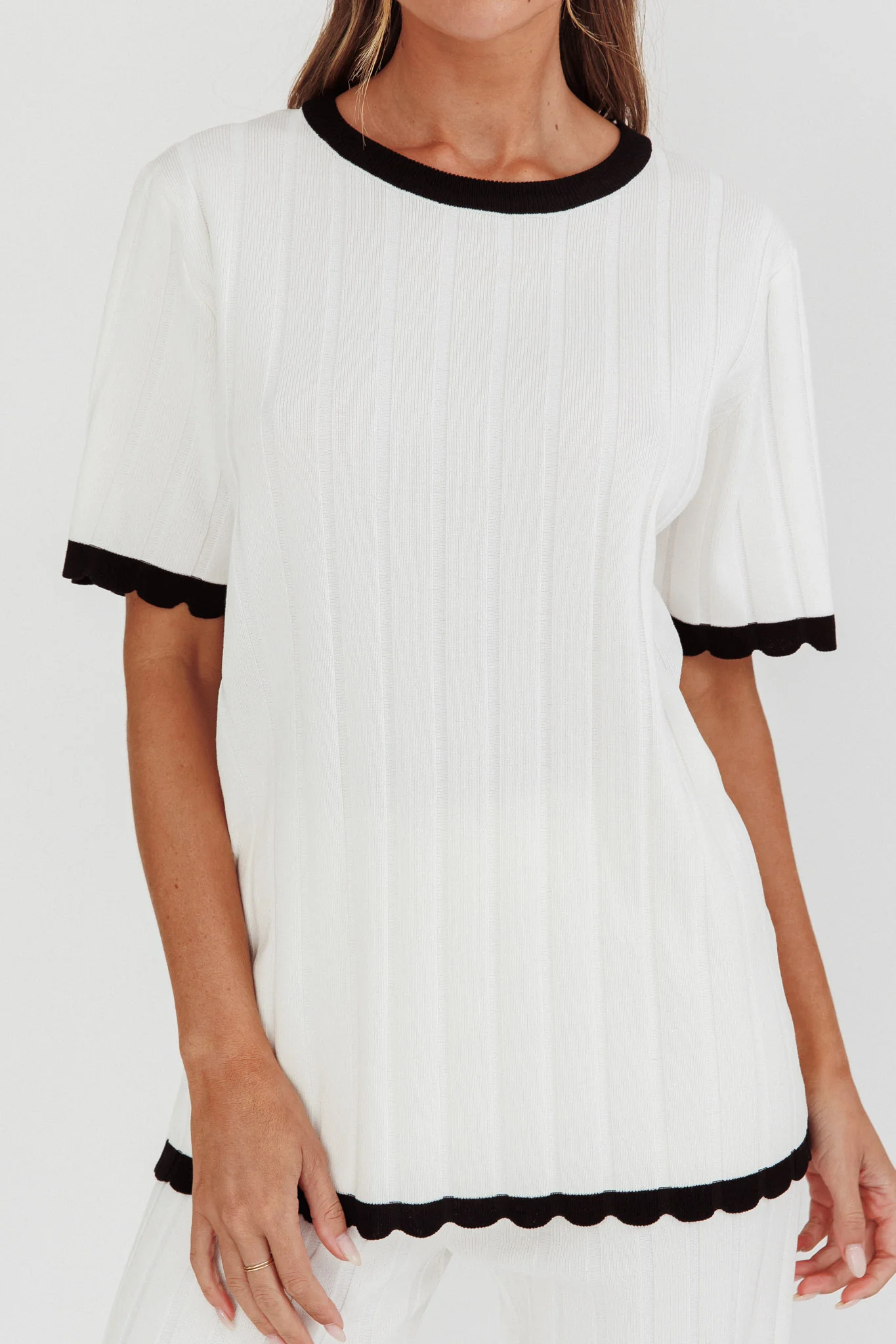 Liloh Contrast Trim Ribbed Knit Top White